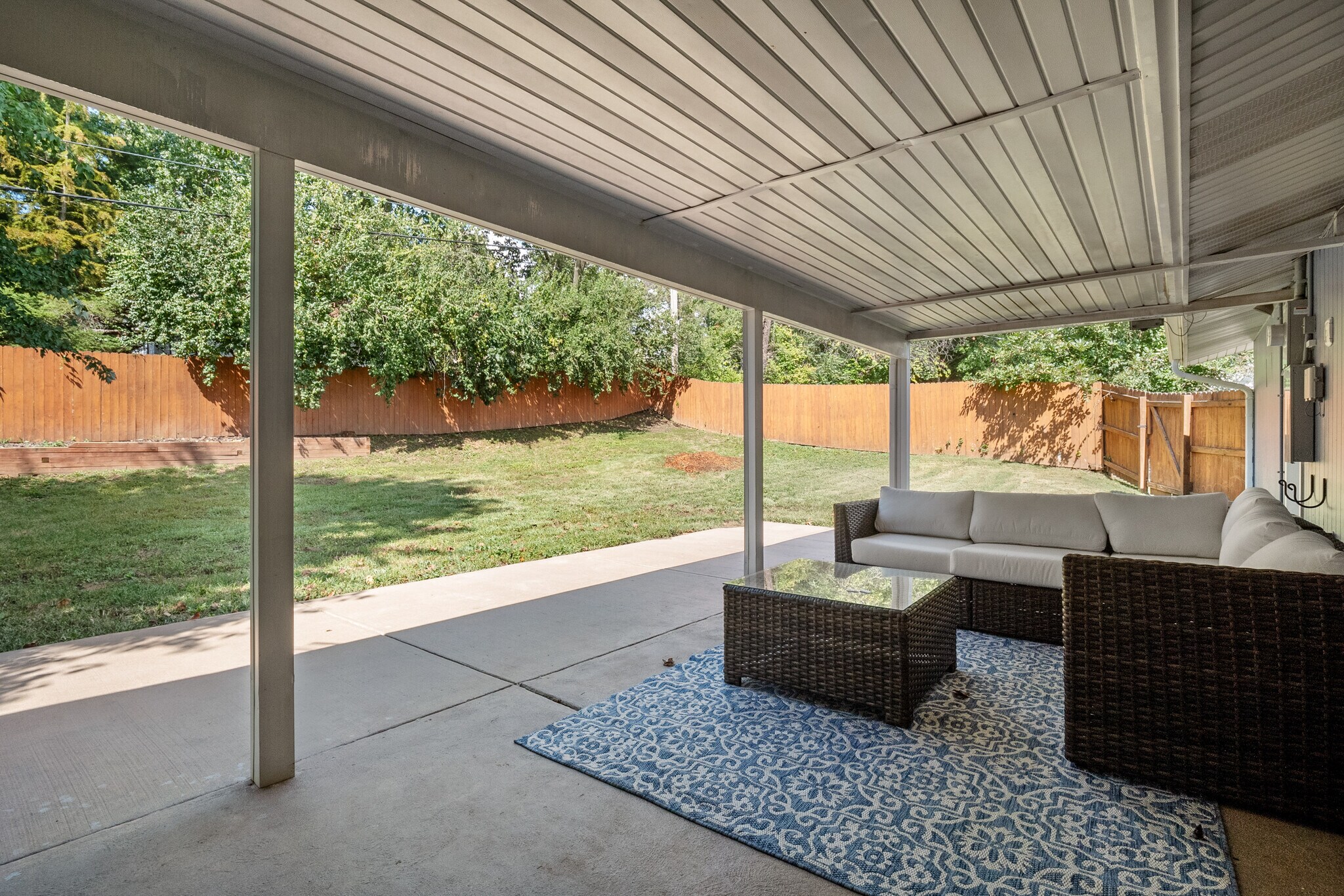 Building Photo - 1653 Pepperwood Dr