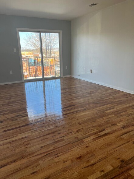 Living room - 44 Elwood Ave