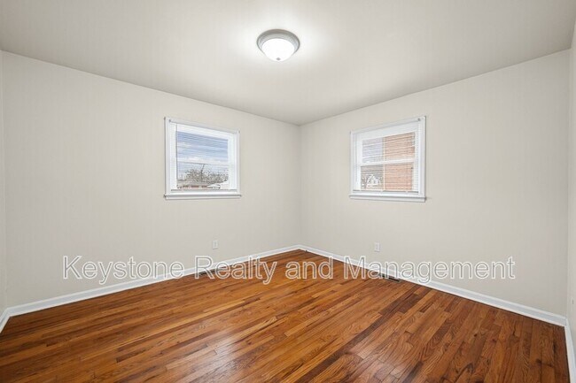 Building Photo - 109 Holley Dr