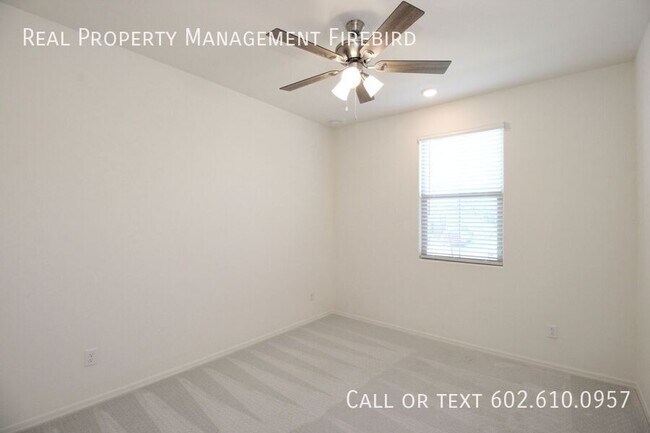 Building Photo - 3037 W la Mirada Dr
