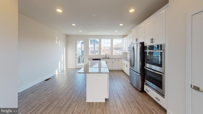 Building Photo - 8665 Anderson Ave