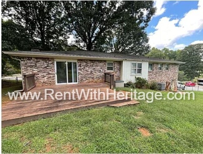 Building Photo - WOW! Fantastic 5 Bedroom/ 2 Bath Ranch With All The Upgrades / Great Location / Popular Alexander...