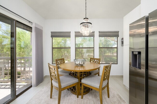 Building Photo - 7272 E Gainey Ranch Rd