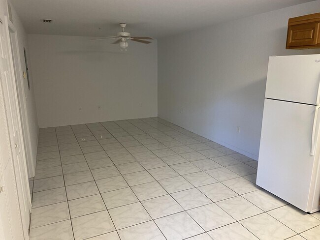 Building Photo - 1554 N Delaware Ave