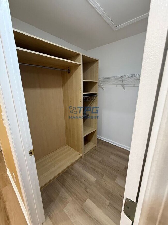 Building Photo - 9 Clearbrook Ln