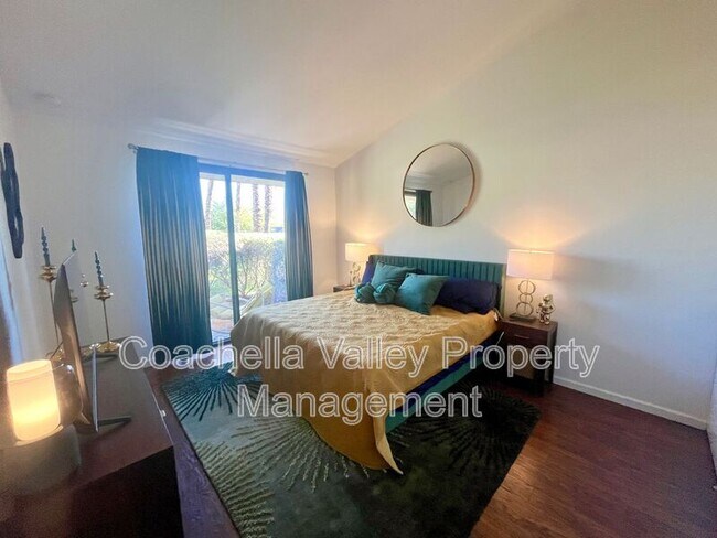 Building Photo - 1310 Campeon Cir