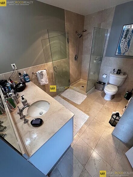 Building Photo - 210 South St