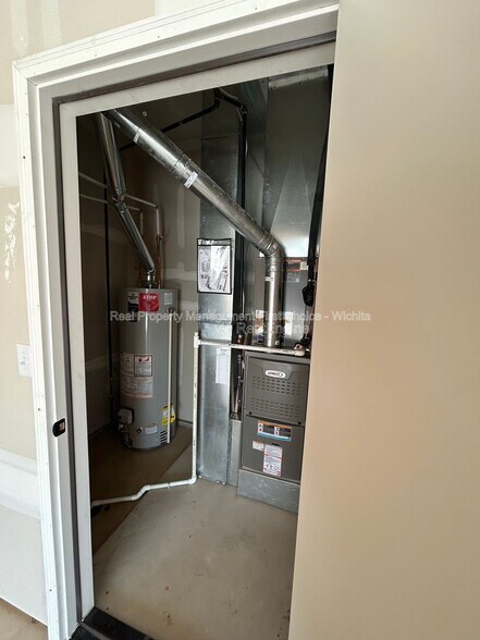 Building Photo - 157 N Gowen St