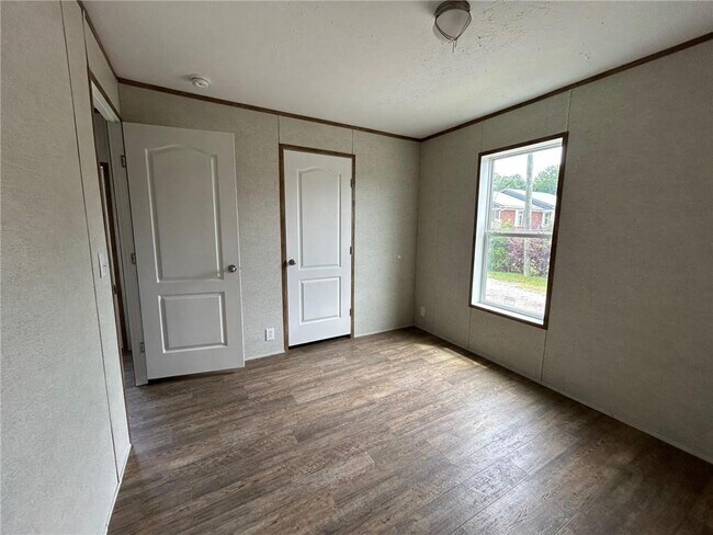 Building Photo - 9310 Scott Dairy Loop Rd S