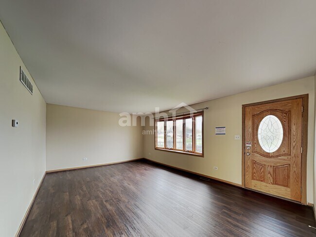 Building Photo - 370 Brink Drive