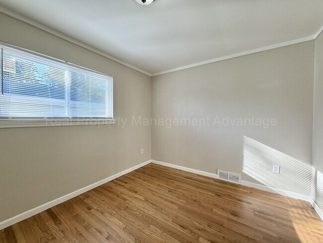 Building Photo - Solid Brick and Renovated with New Kitchen and Two Full Baths!