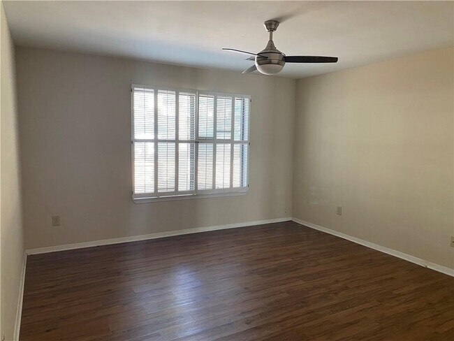 Building Photo - 2185 Palmyra Dr