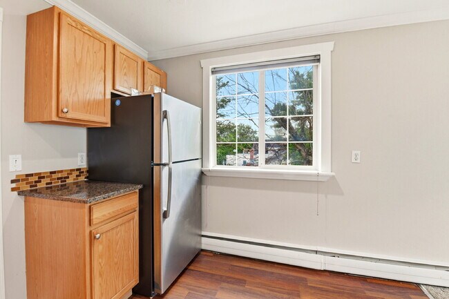 Building Photo - $1,220.95 with $300 off the first month's rent, 1 Bed - 1 Bath, Condo in Denver with Onsite Laundry!