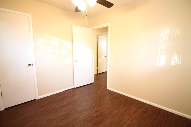 Building Photo - 7917 Hermitage Dr