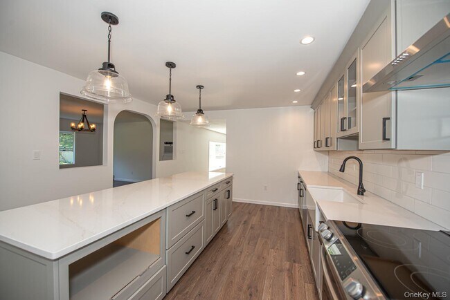 Building Photo - 22 Eastover Dr