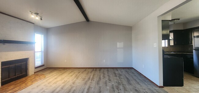 Building Photo - 907 NE Tortoise Dr