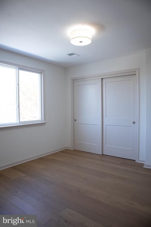 Building Photo - 164 Wesmond Dr