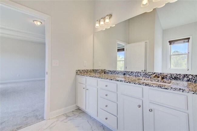 Building Photo - 7107 Branch Creek Cove