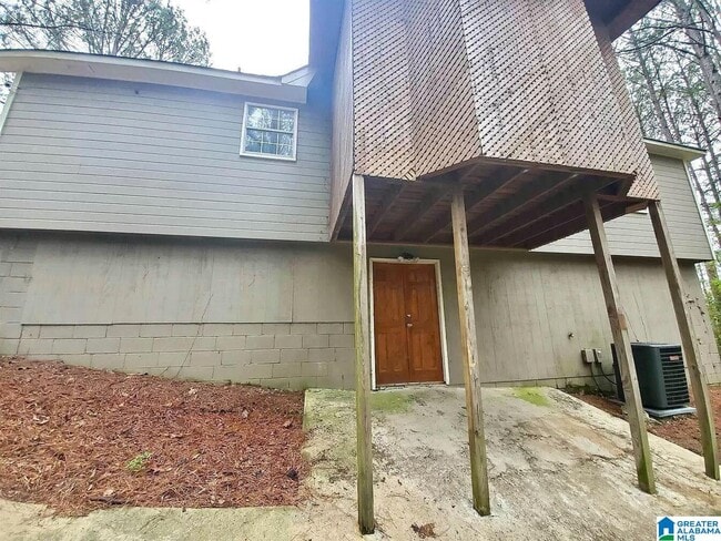 Building Photo - 620 15th Ave NW