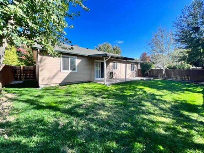 Building Photo - Amazing Home in Mahogany Park