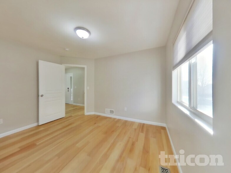 Building Photo - 4003 28th Ave