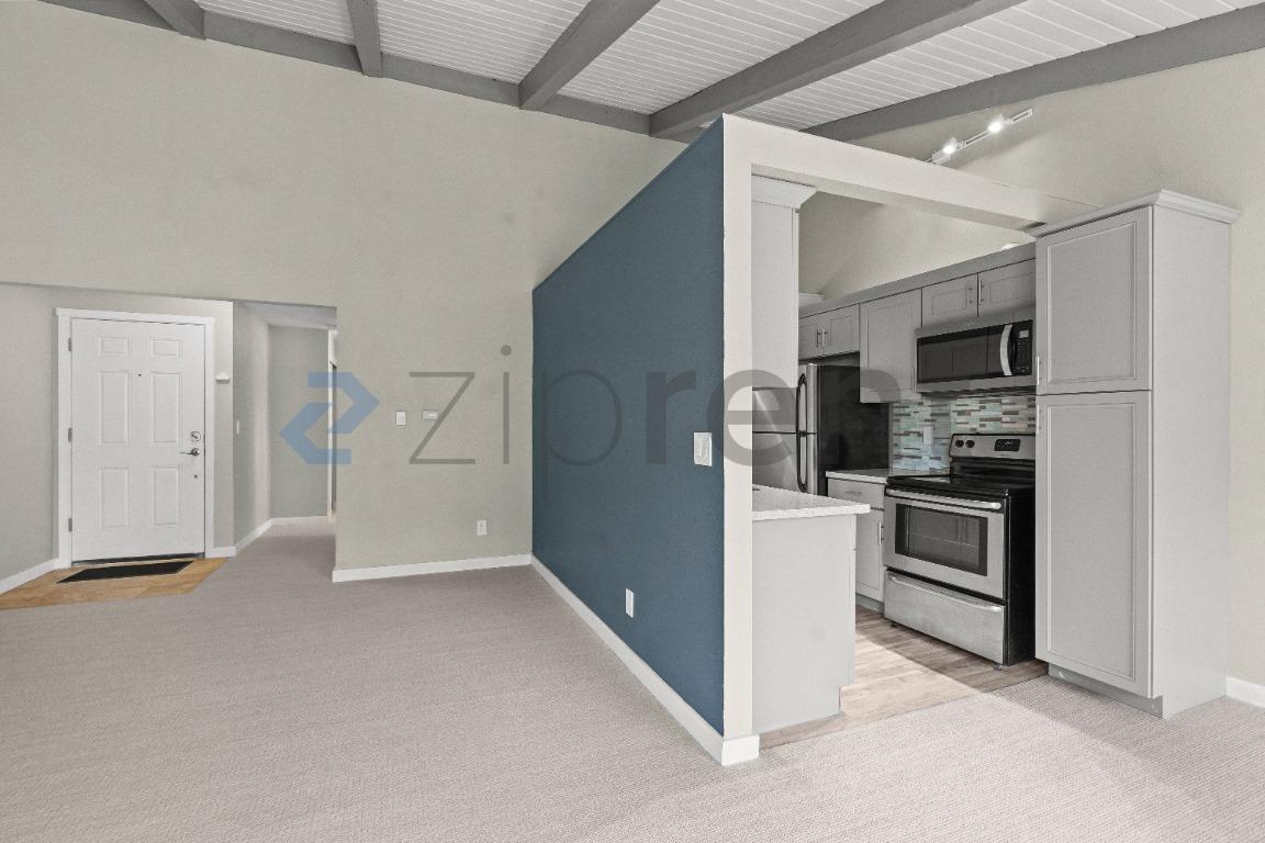 Building Photo - Unit F201