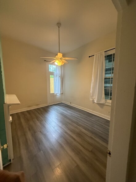 Building Photo - 1008 Josephine St