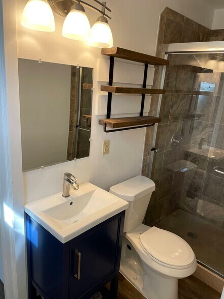 2nd bath - 9291 High St