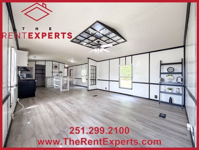 Building Photo - 6360 Mauvilla Dr W