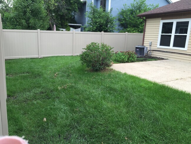 Building Photo - 1830 Shetland Rd