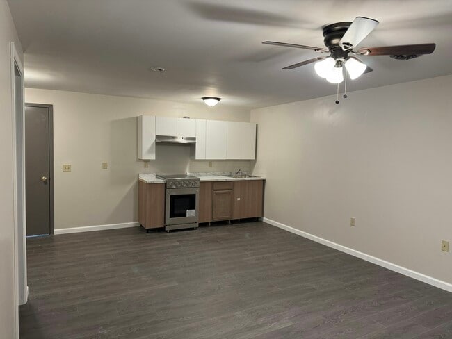 Primary Photo - 355 S Main St