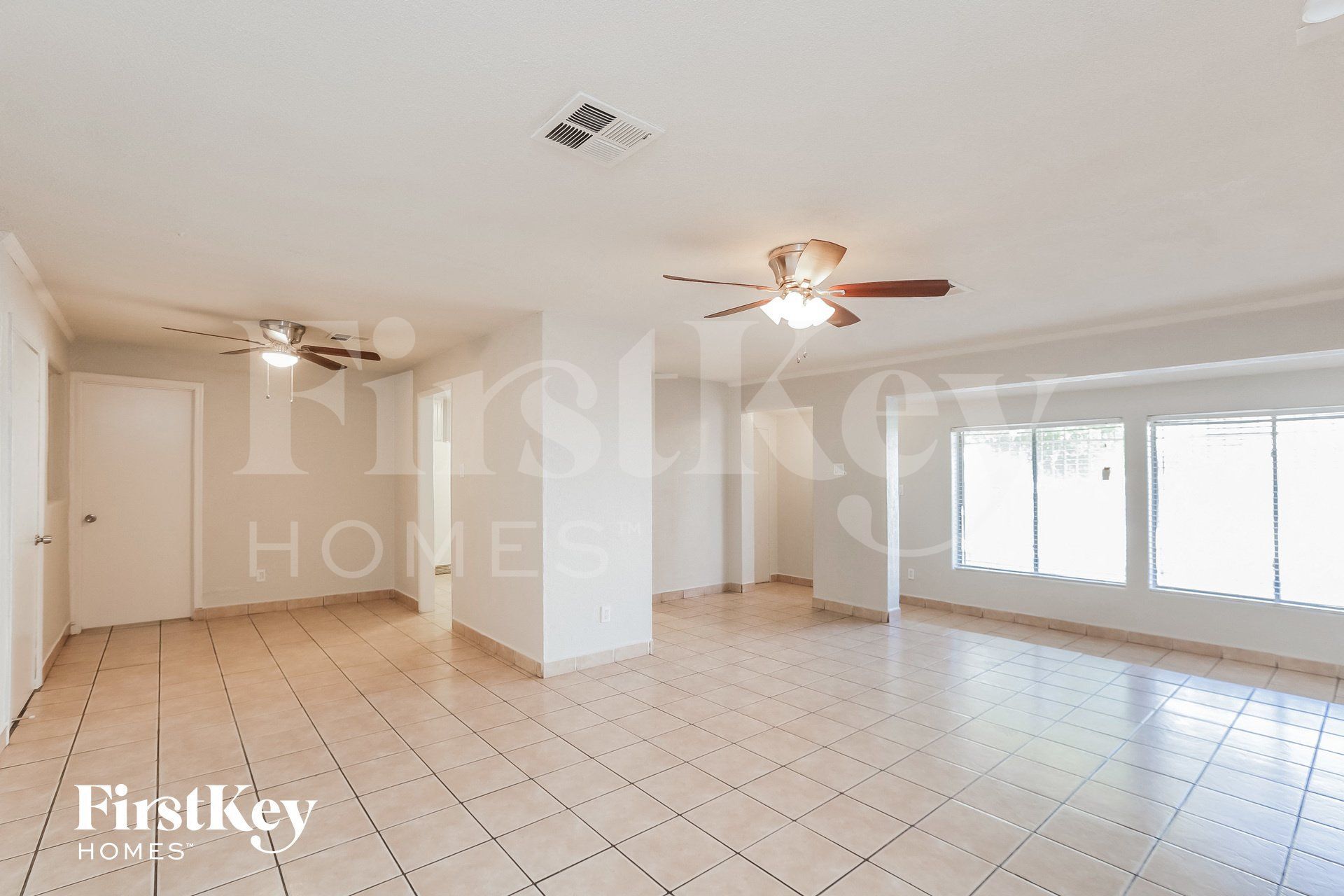 Building Photo - 3021 W Camelback Rd