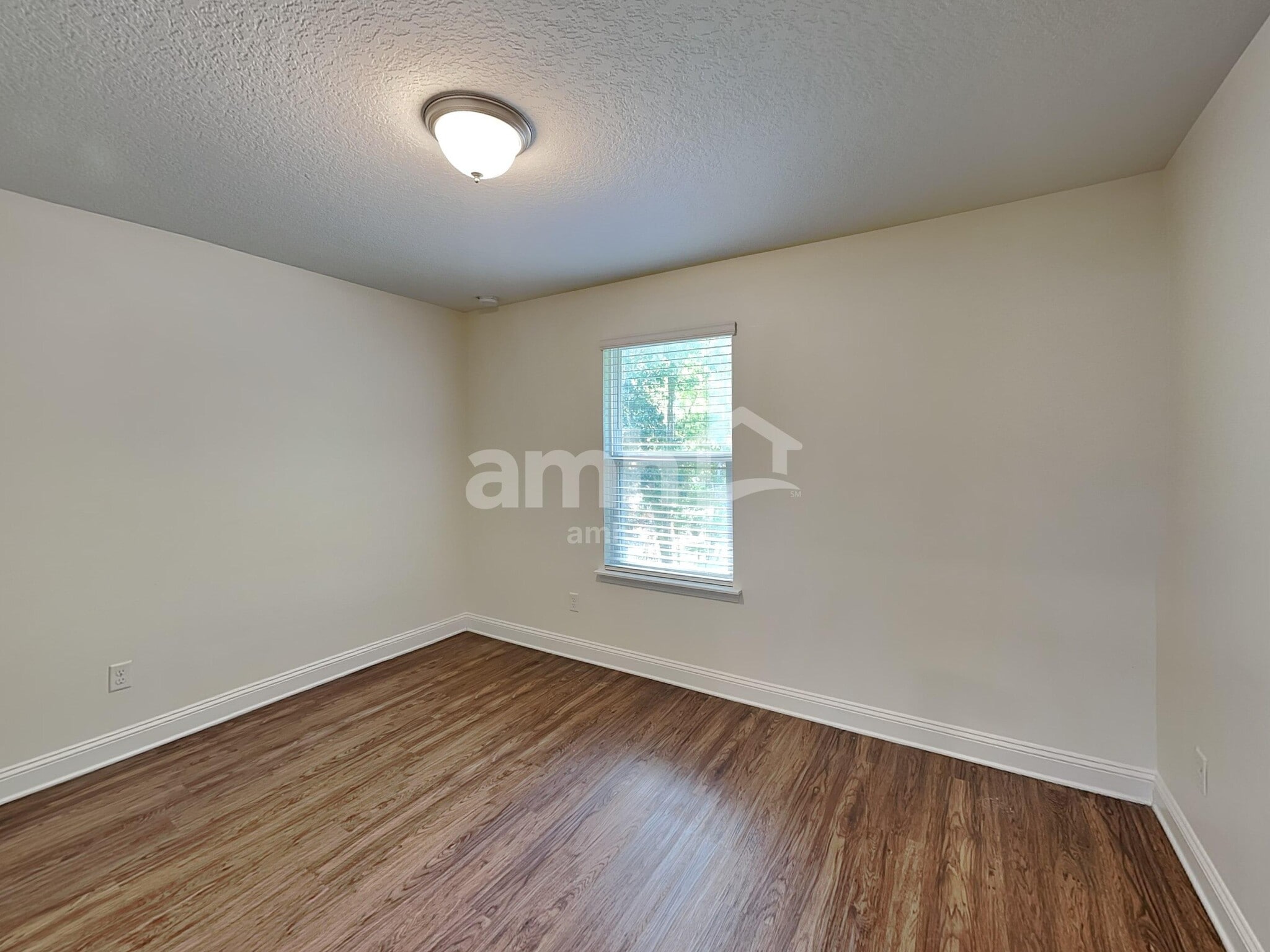 Building Photo - 3150 Creek Village Ln