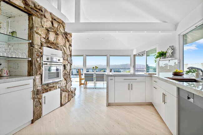 Kitchen - 4557 Don Milagro Dr