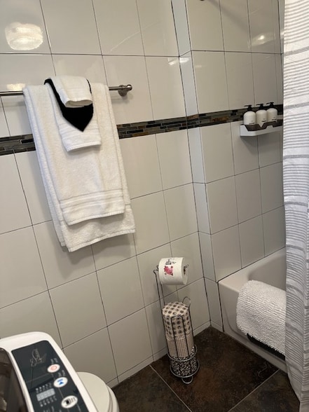 Building Photo - 1421 F St NE