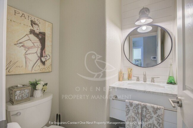 Building Photo - Upgraded Lincoln Crossing Oasis | Walking distance to MANY ammenities