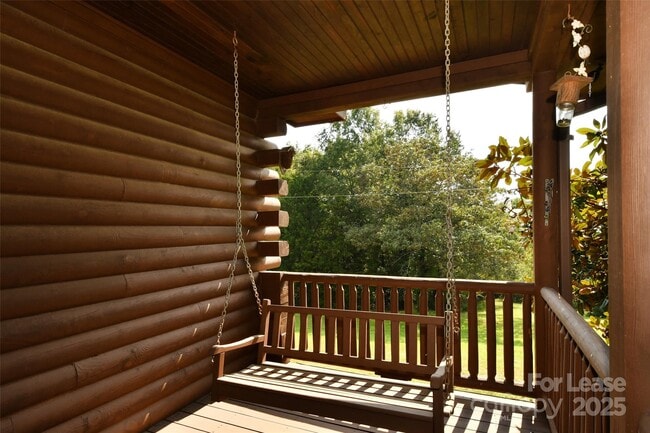 Building Photo - 187 Rustic Rd