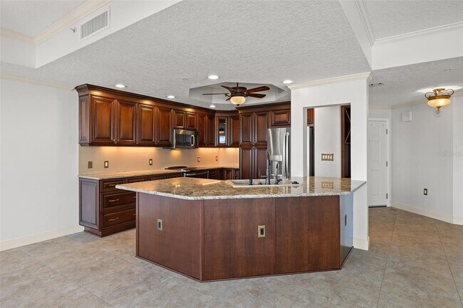 Building Photo - 371 Channelside Walk Way