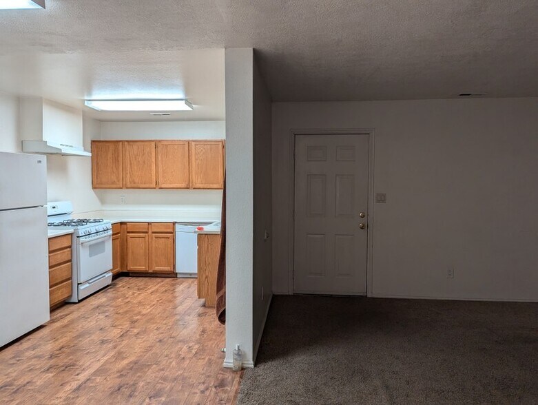 Building Photo - 247 N 200 E