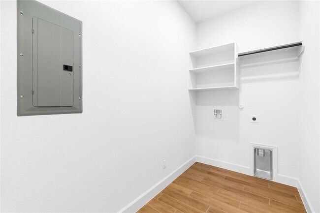 Building Photo - 639 Bay Breeze Dr