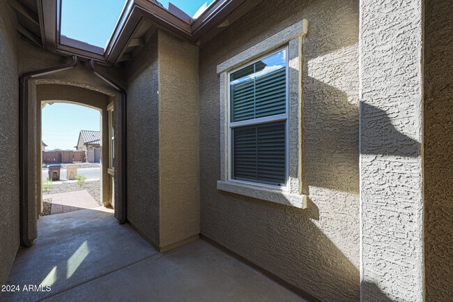 Building Photo - 7606 W Jackrabbit Ln