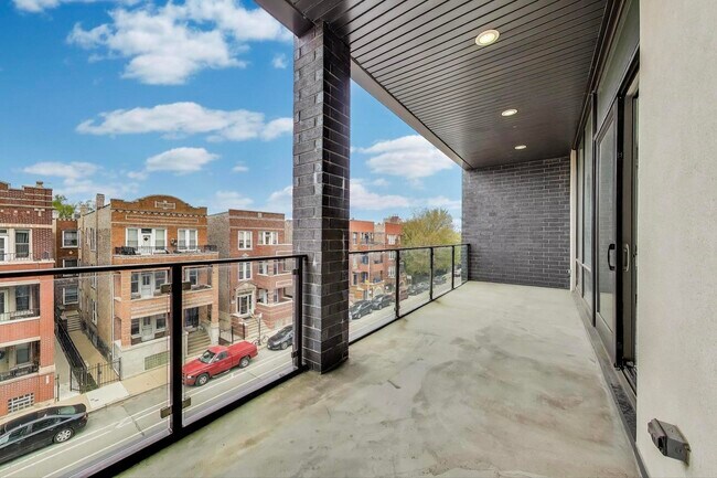 Building Photo - 2547 W Augusta Blvd