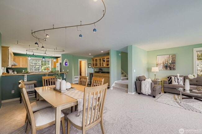 Building Photo - 3Bd/3.5Ba Seattle Townhouse