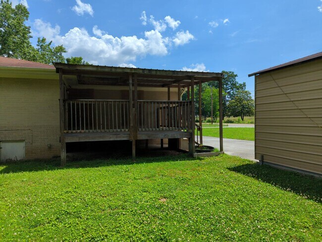 Building Photo - 7266 Valley Ln