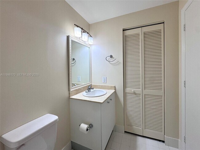 Building Photo - 5970 Indian Creek Dr