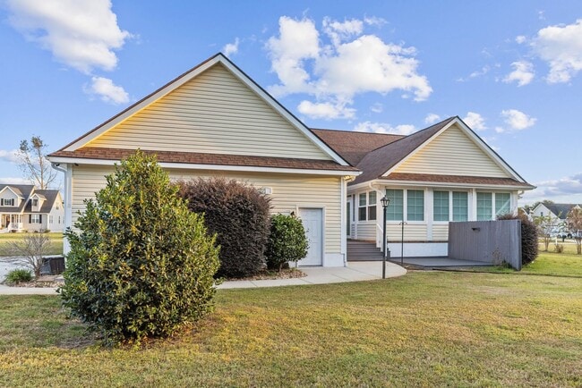 Building Photo - 202 Tidewater Dr