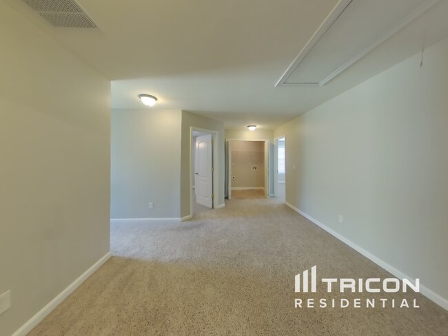Building Photo - 3535 Arbroath Dr