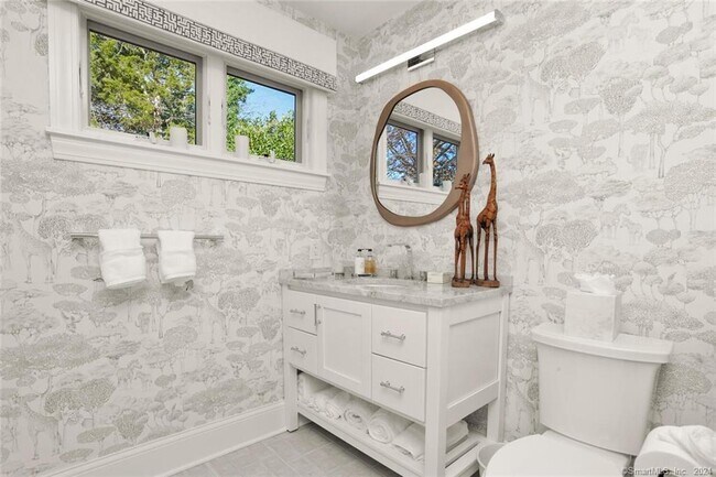 Building Photo - 12 Signal Ln