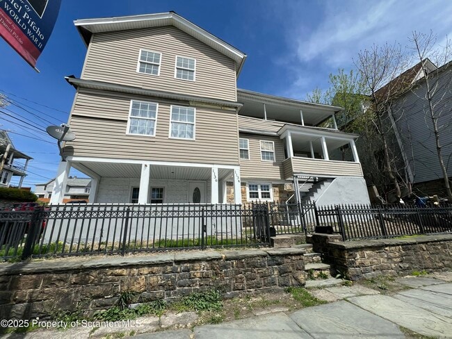 Primary Photo - 1134-1134 Luzerne St