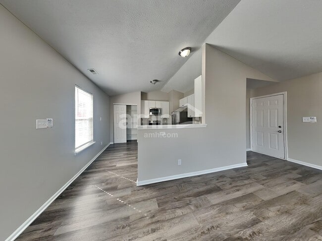Building Photo - 9973 Waterside Dr
